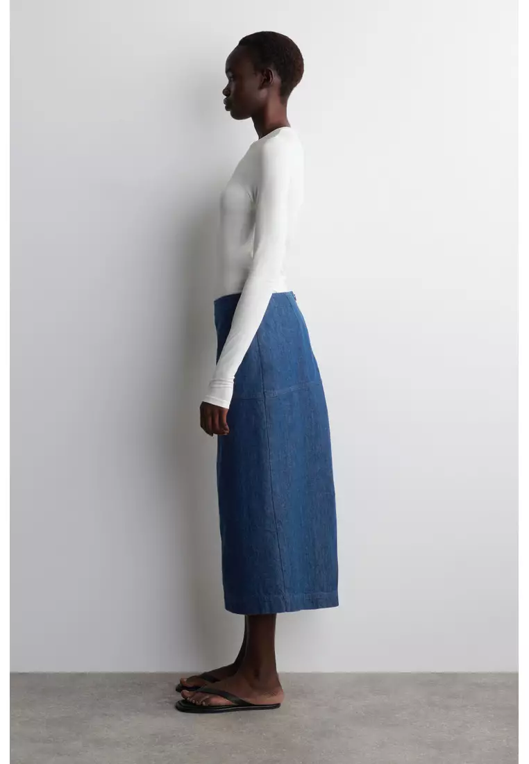 SLIM LIGHTWEIGHT LONG-SLEEVED TOP