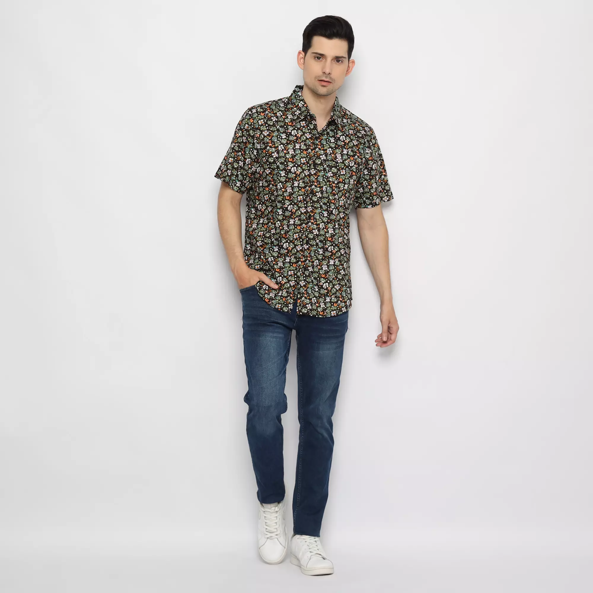 Platini Kemeja Motif Pria Lengan Pendek Hitam 132184