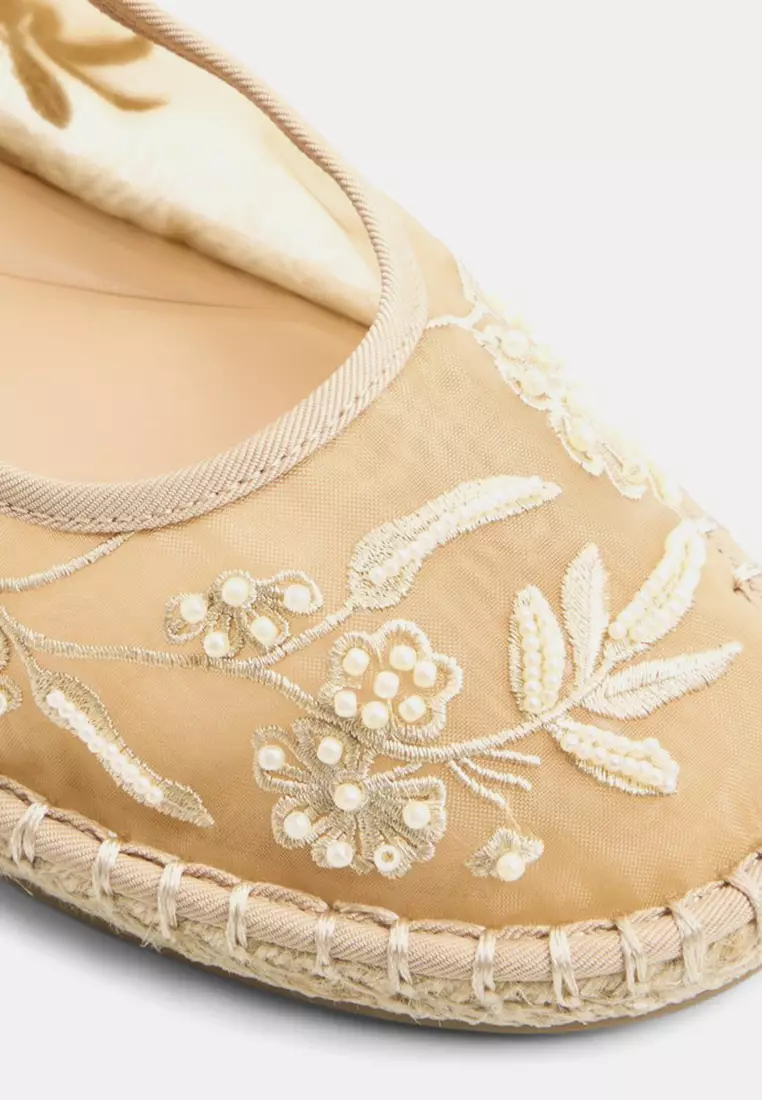 Alisse Flats