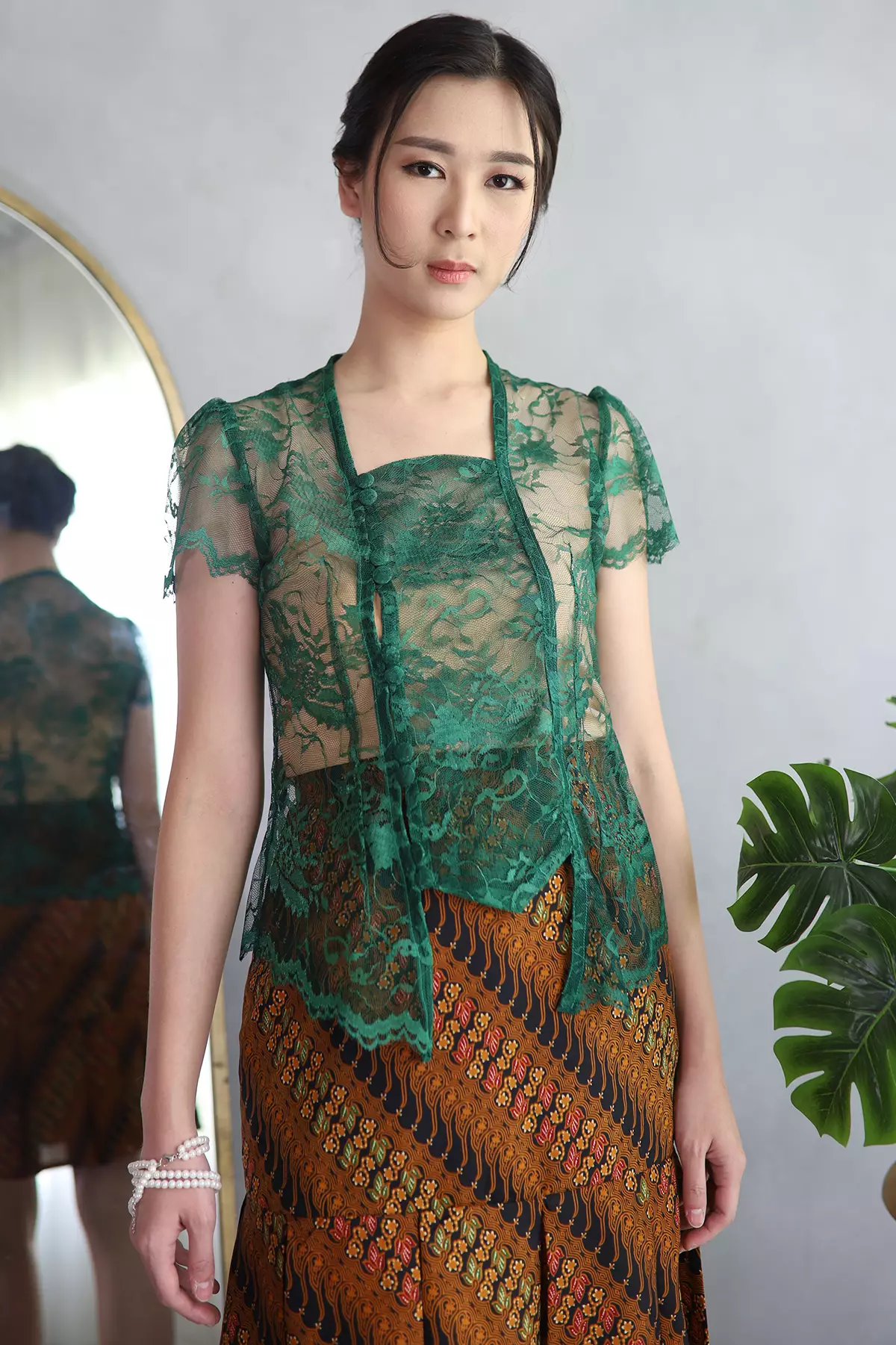 Sinok Hijau Daun Brukat Kebaya