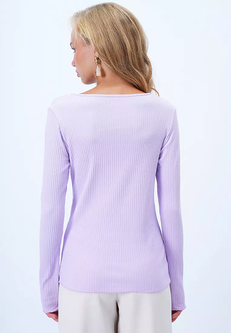 Front Ruffle Knitted Blouse