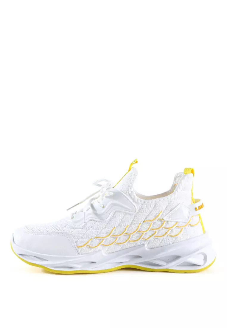 Fish Scale Goovy Running Trainers in White