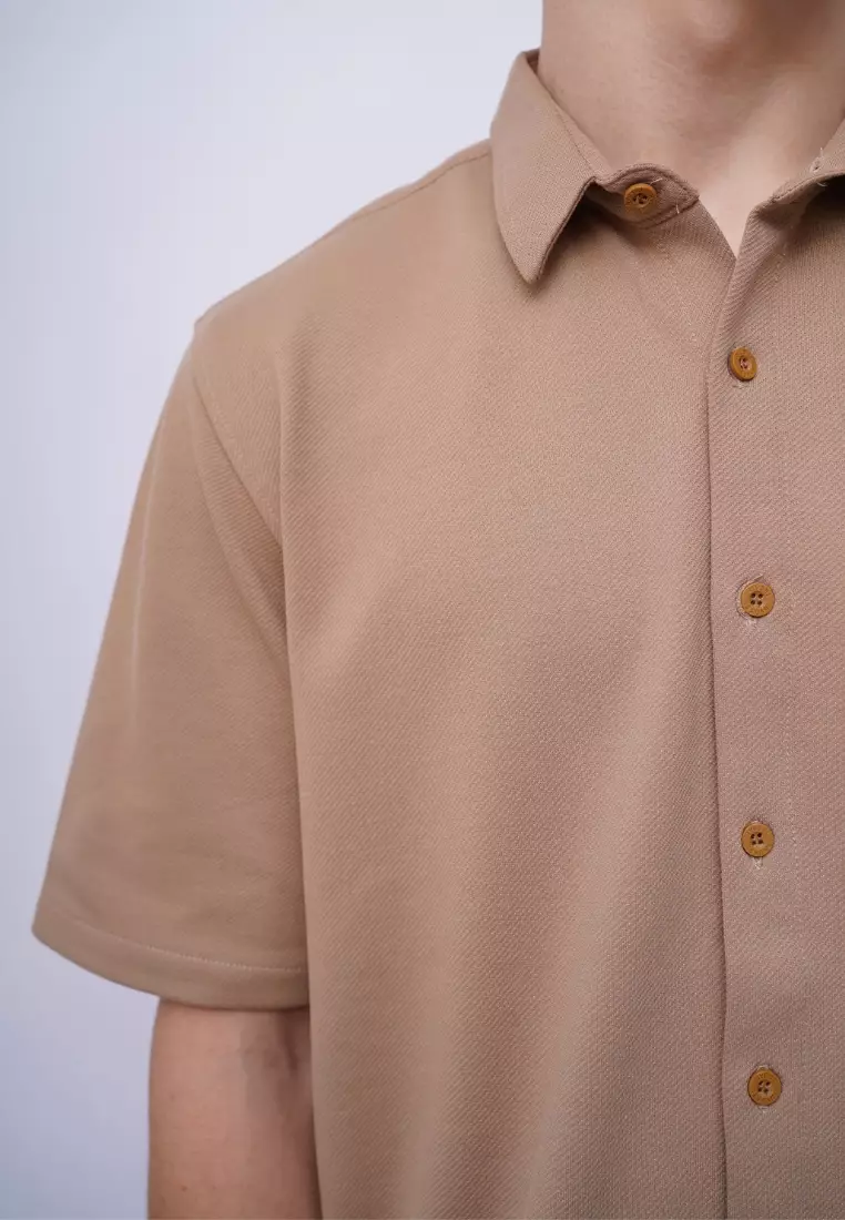 Ryusei Kemeja Reguler Kudo Twill Light Brown – Kemeja dengan Tekstur Unik