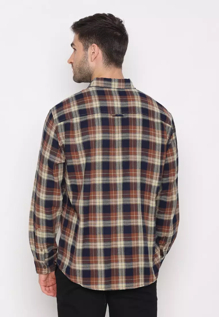 POLICE Kemeja Kotak Twill Coklat Regular Fit Lengan Panjang Pria