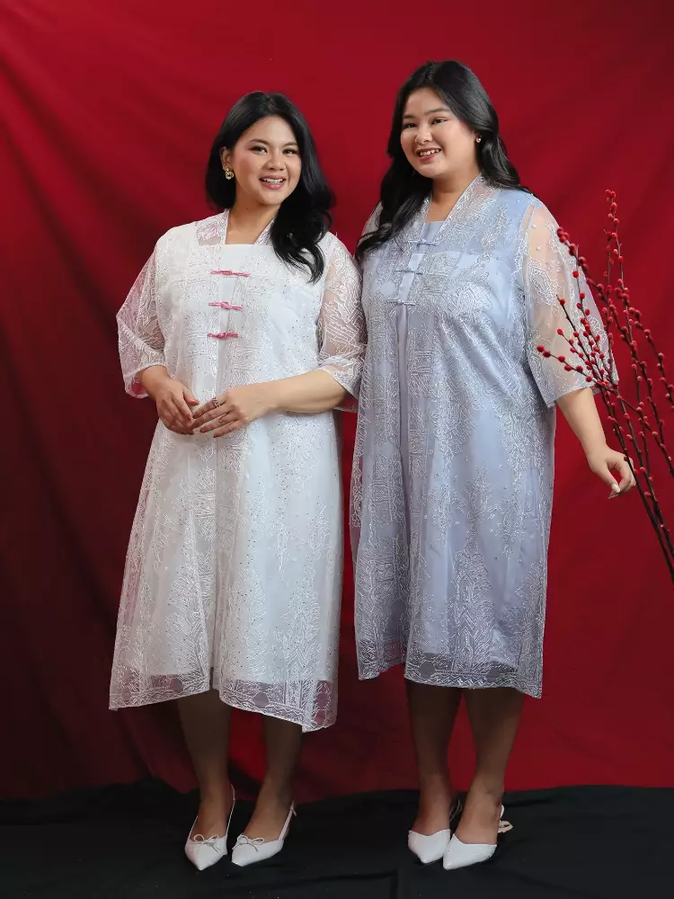 Xtramiles Ladies dress gouw dress broken white