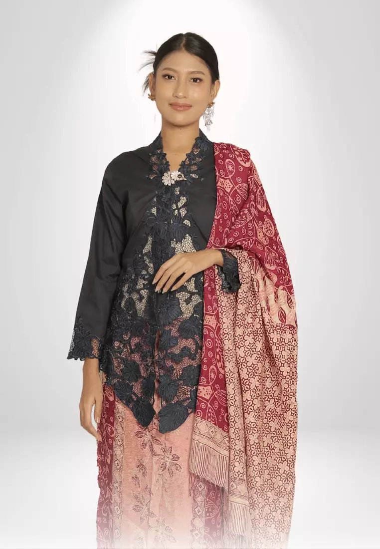 Exclusive Kebaya Kerancang Hand Made Embroidery