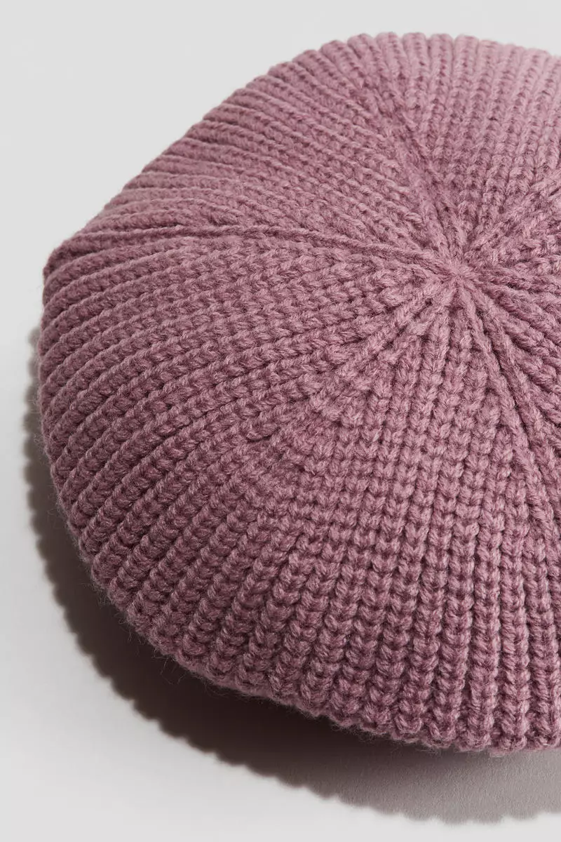 Red beret h&m hot sale