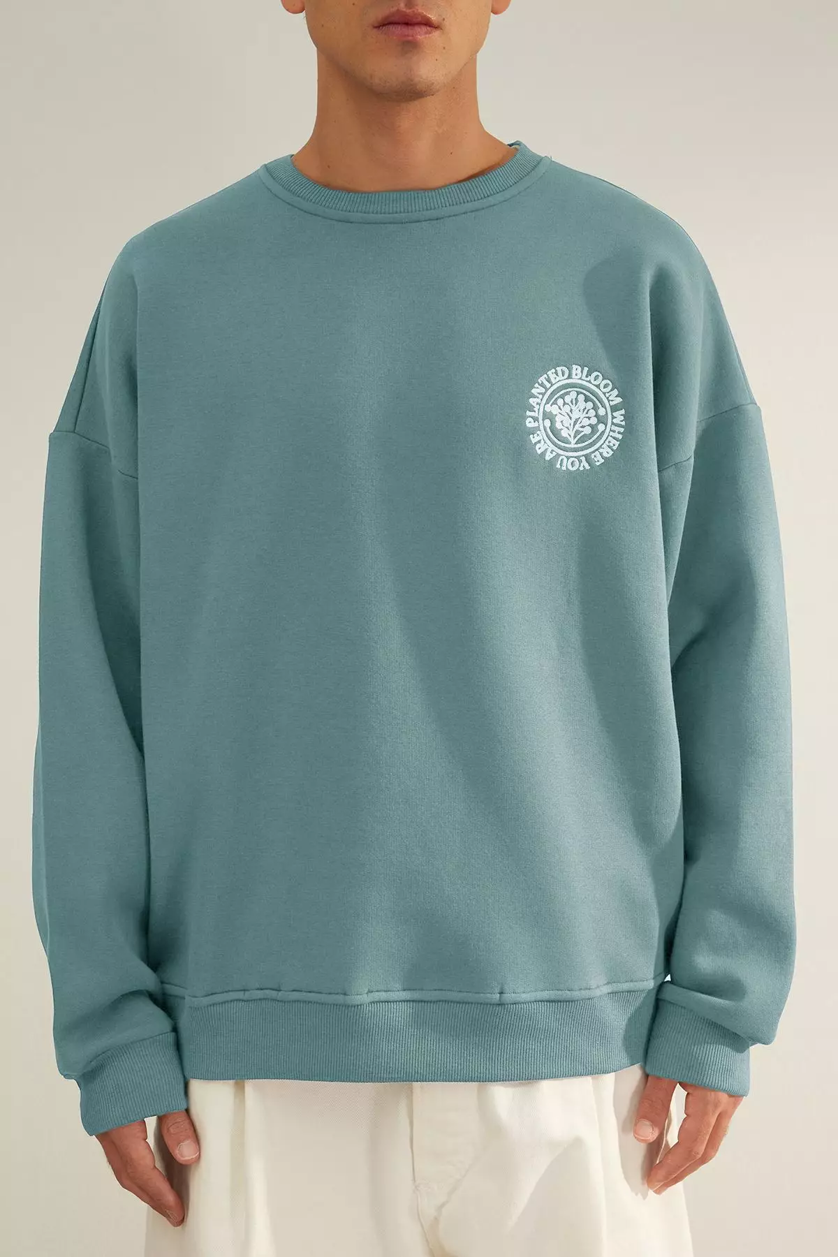Mint Oversize/Wide Cut Floral Embroidered Fleece Lined Cotton Sweatshirt Tmnaw24Sw00012
