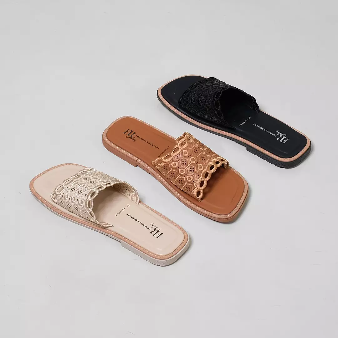 Sandal Ringan Slip On Wanita L.Yuna 01