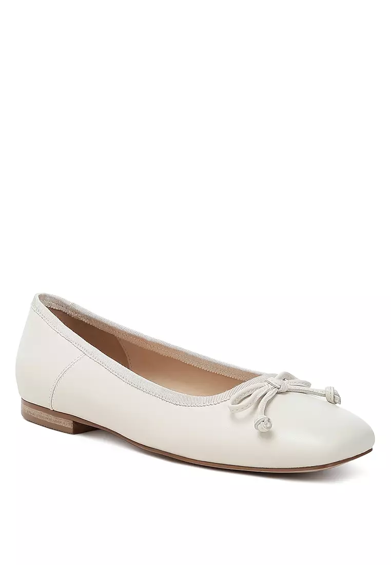 Square-Toe Bow Ballerinas in Beige