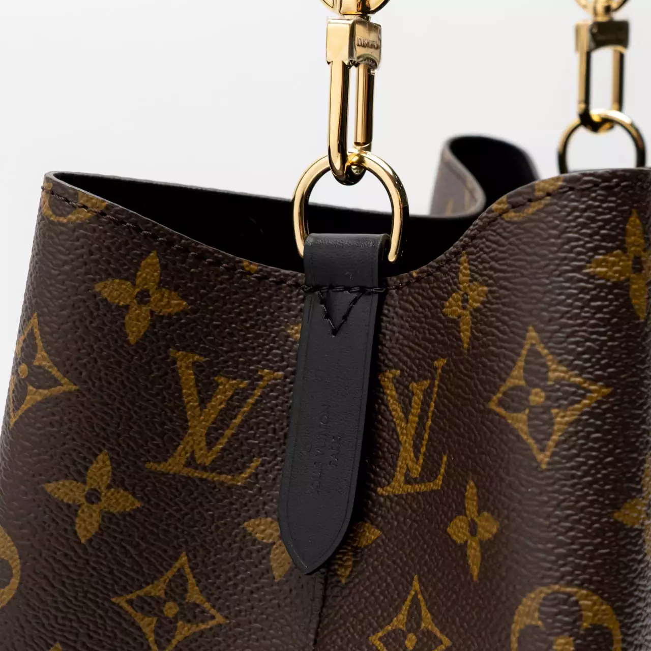 NéoNoé MM Monogram Bucket Bag Black