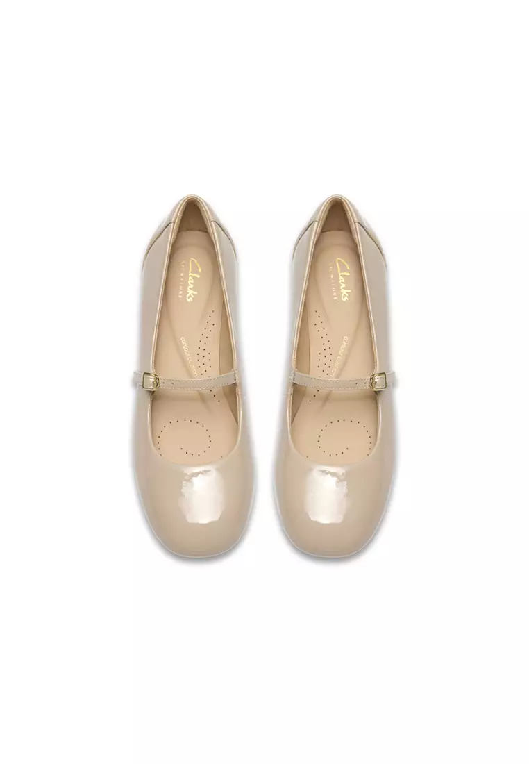 Womens Daiss30 Bar Shoes - Beige Patent