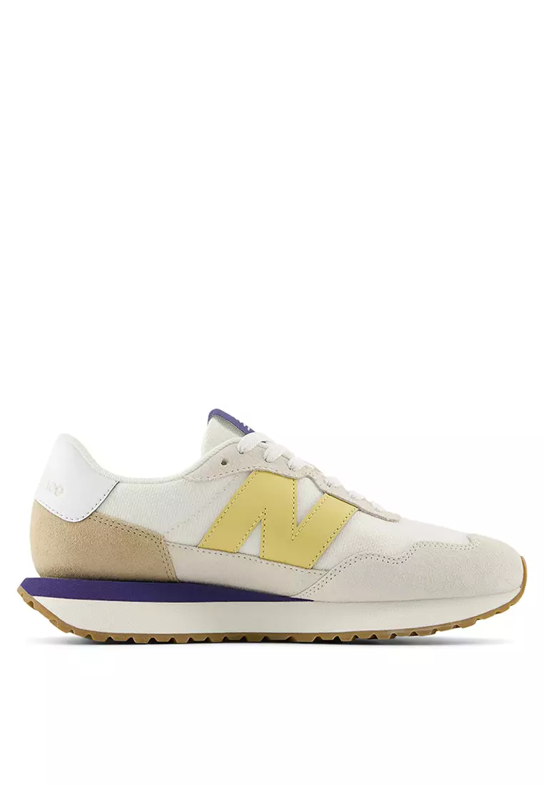 237 Classic Lifestyle Shoes