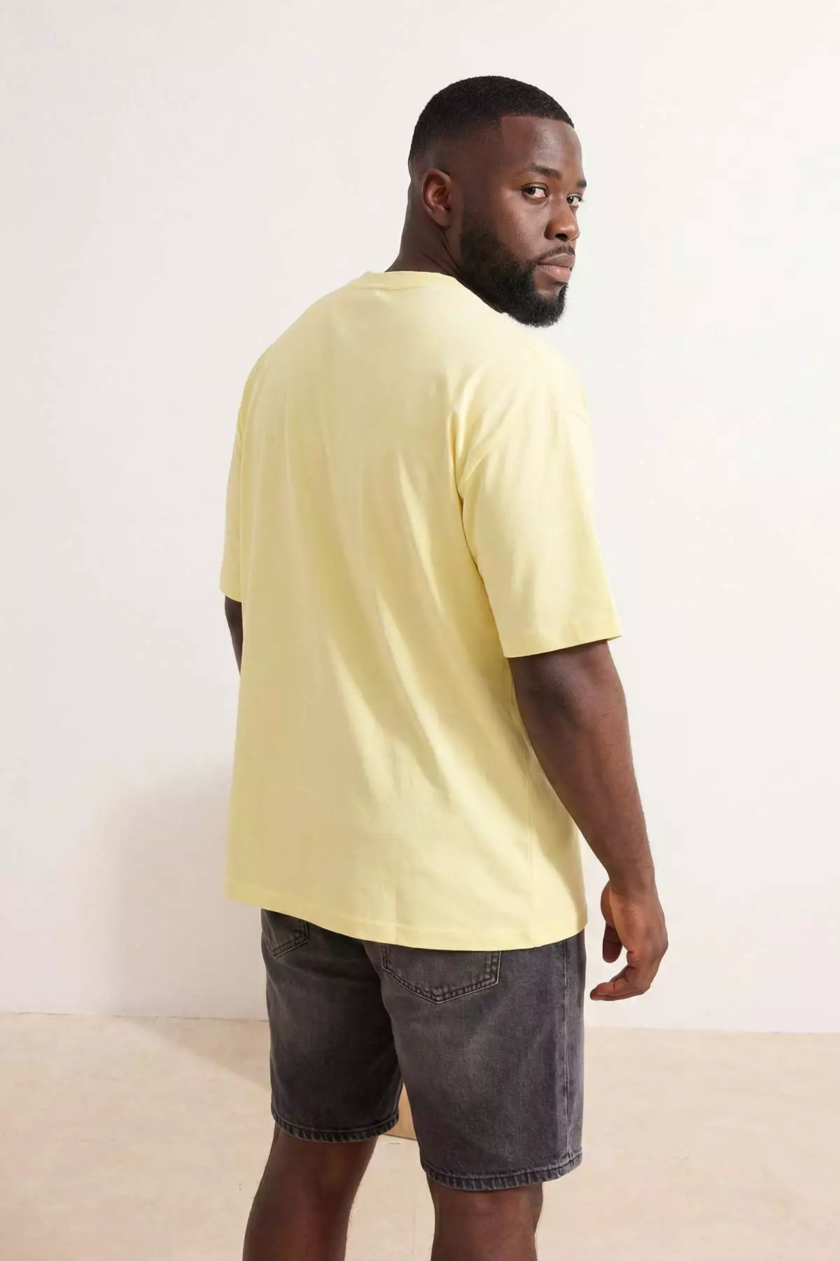Big Size Yellow Oversized /Wide Cut 100% T-Shirt Tmnss23Ts00139