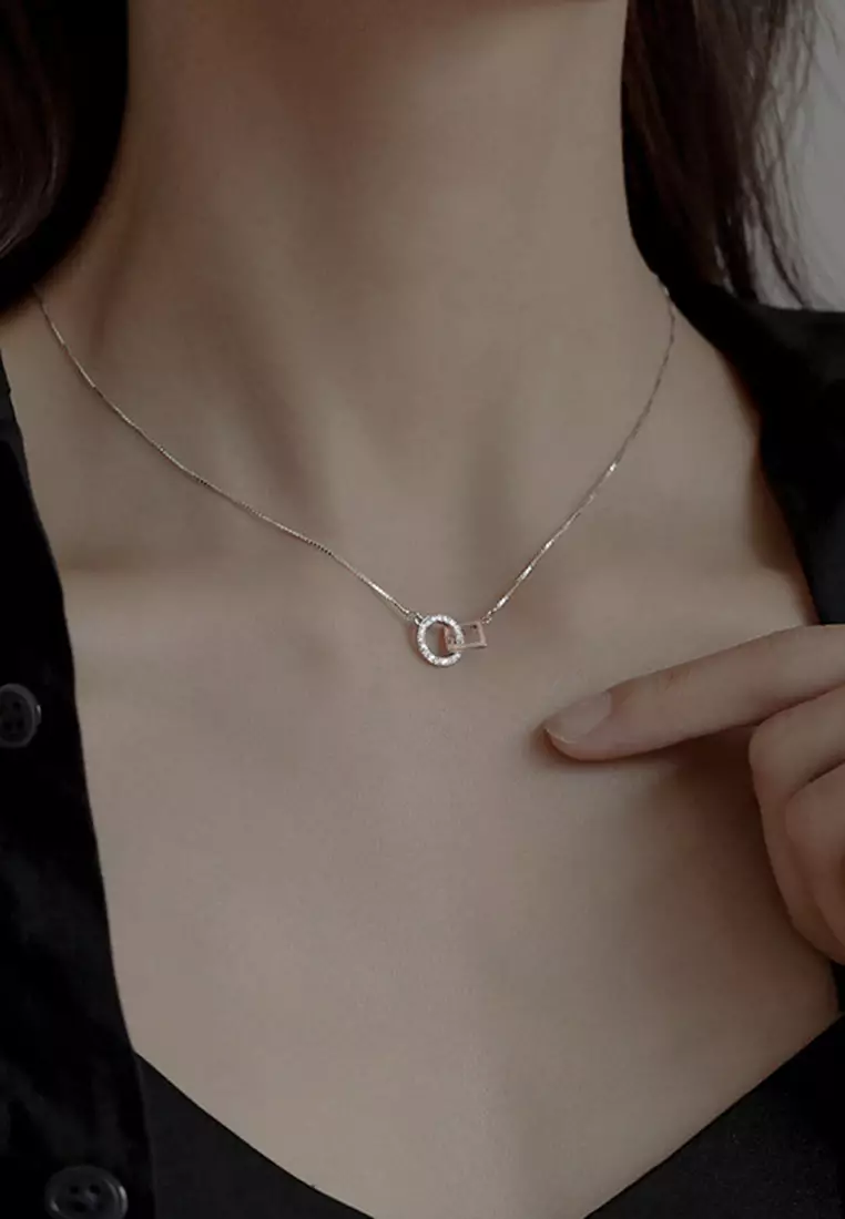 Chain through circle necklace best sale