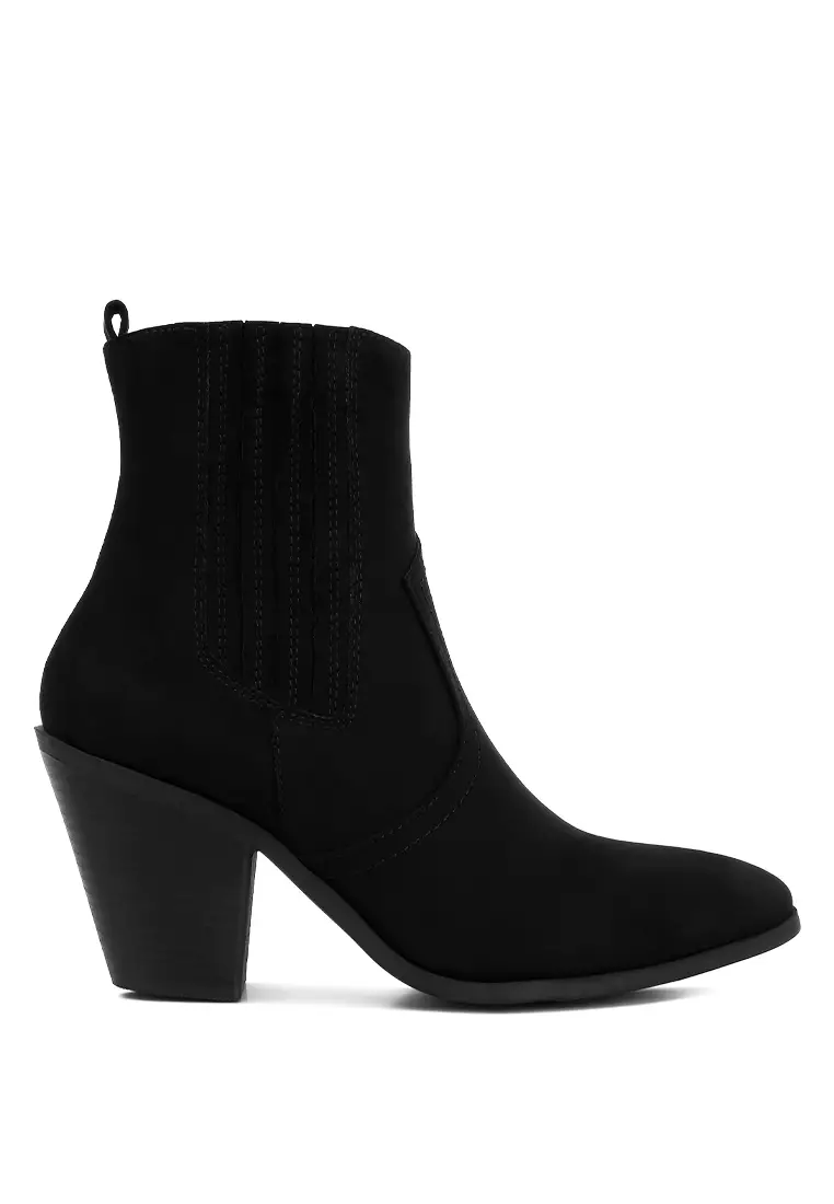 White boots clearance black heel