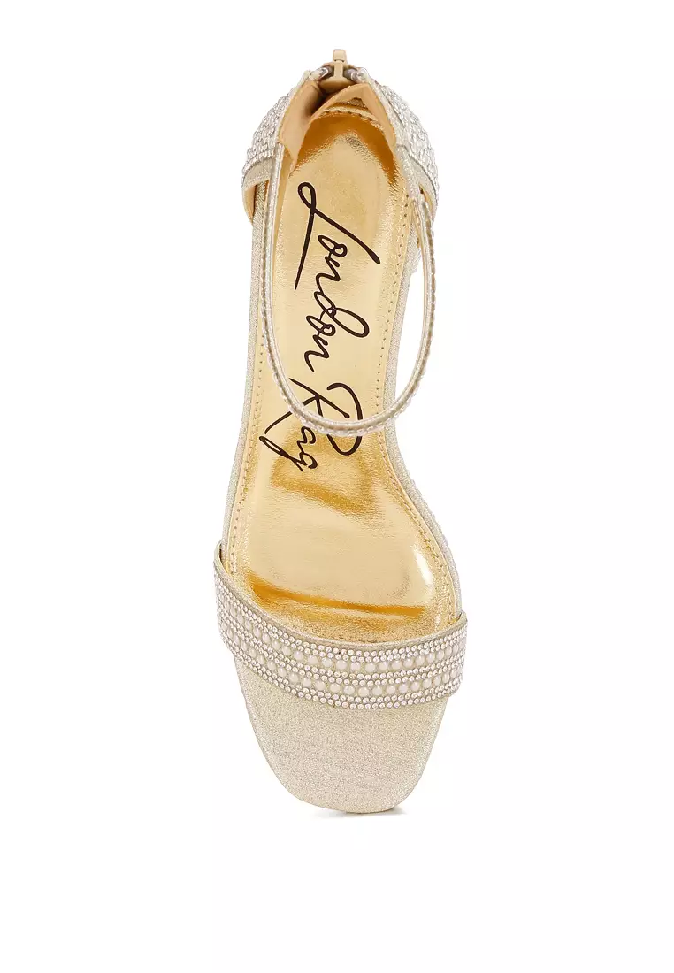 Sandal Berlian Imitasi Dan Hiasan Mutiara dalam Emas