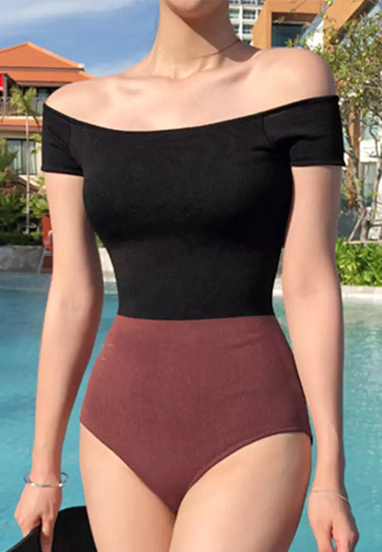 Sexy One-Piece Neckline Gathered One-Piece Swimsuit A21071408