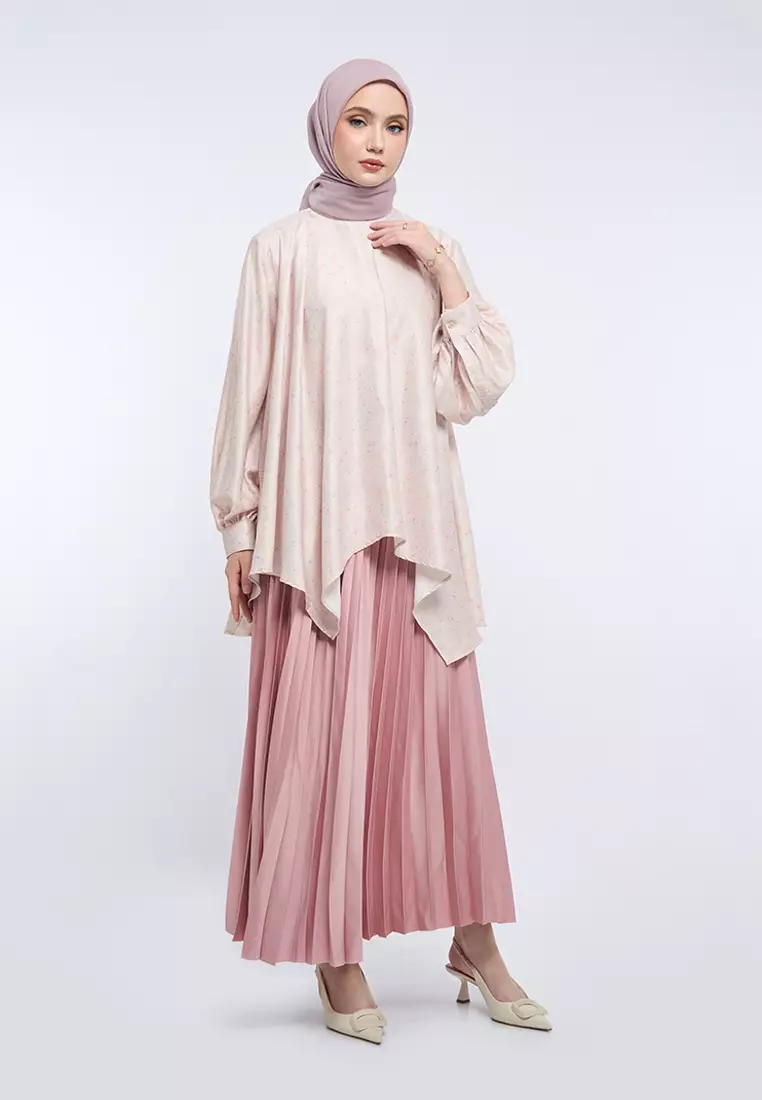 Kami Selin Asymmetric Top Macaroon