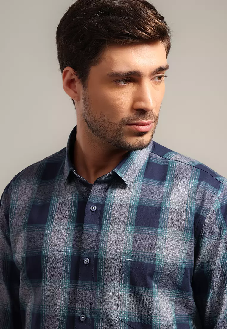 MOC - Kemeja Kotak-kotak Pria Lengan Panjang Keneth - White