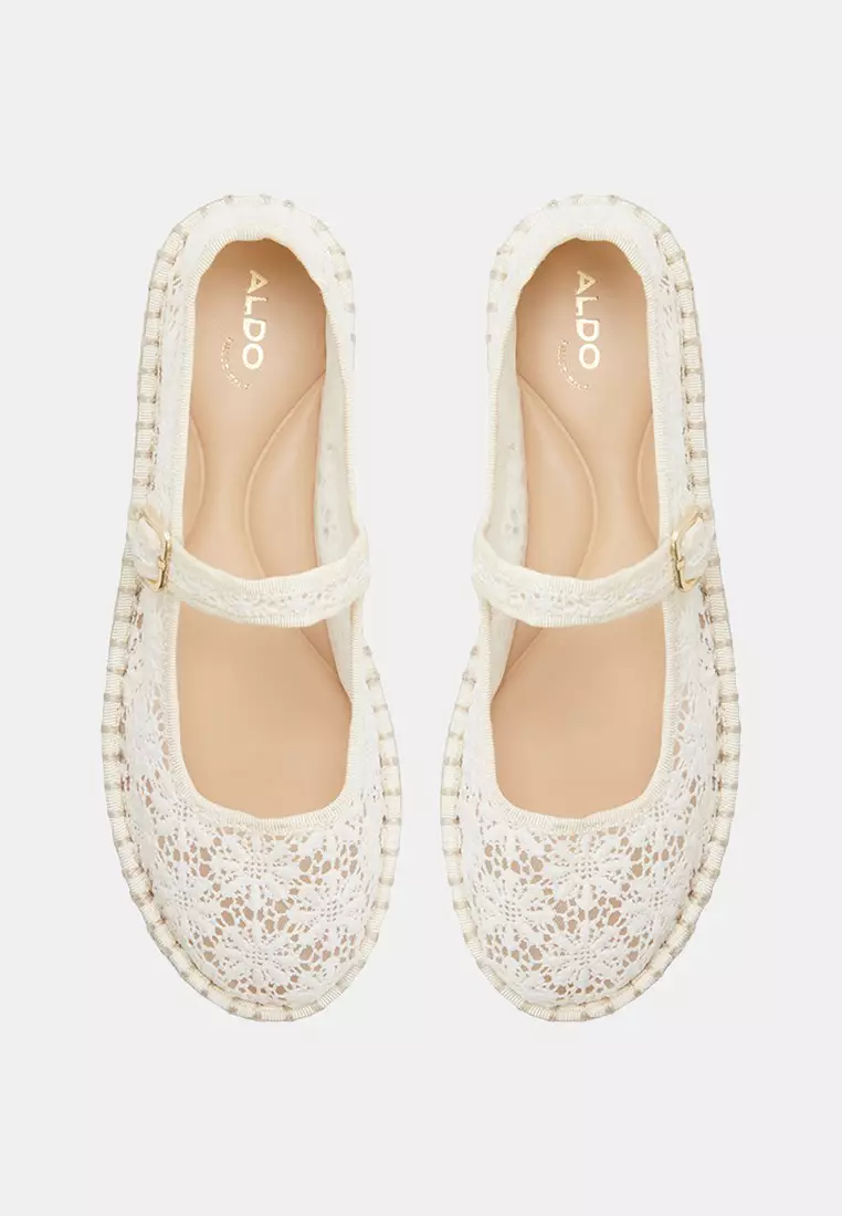 Alisse Flats