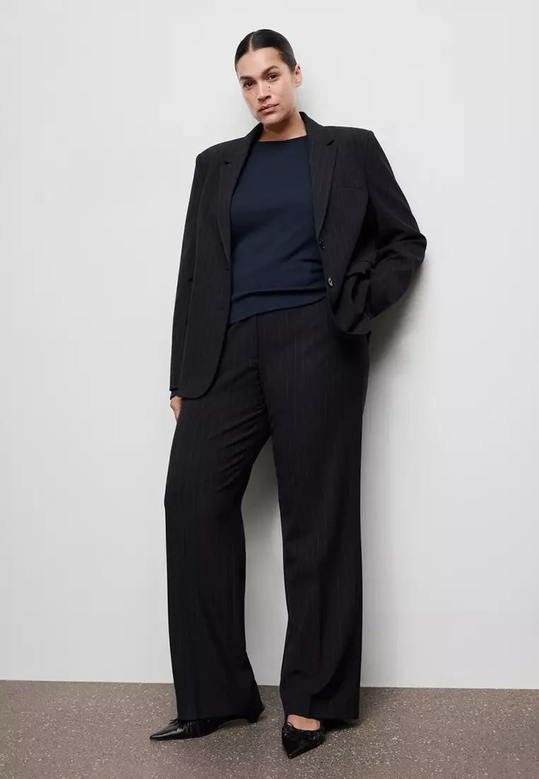 Ribbed Long-Sleeved T-Shirt