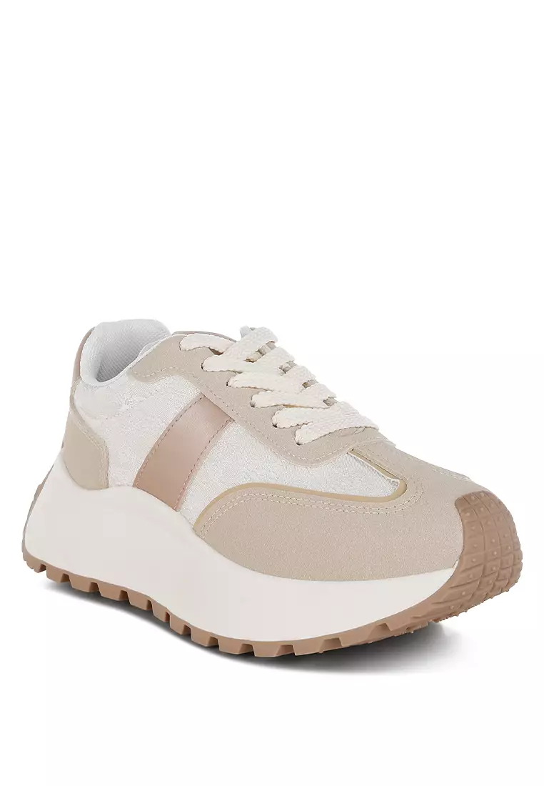 Sepatu Kets Bertali Tebal Antiselip Warna Beige
