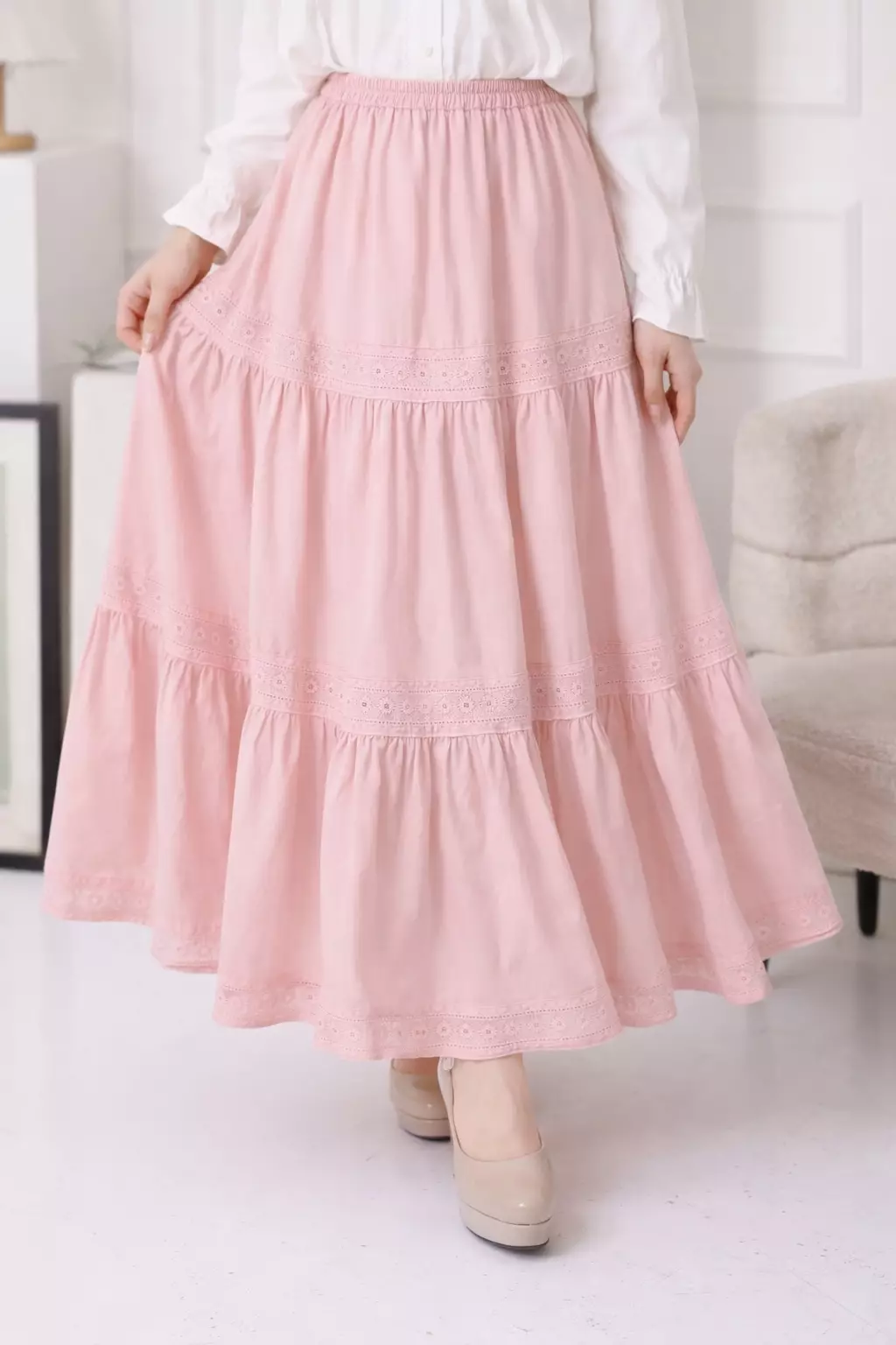 Yeseul Tiered Lace Maxi Skirt in Pink