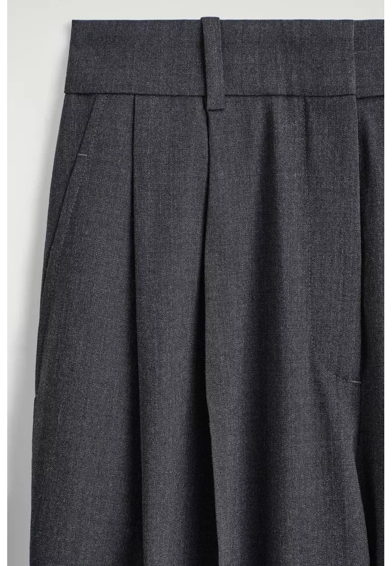 PLEATED WOOL-BLEND BARREL-LEG TROUSERS