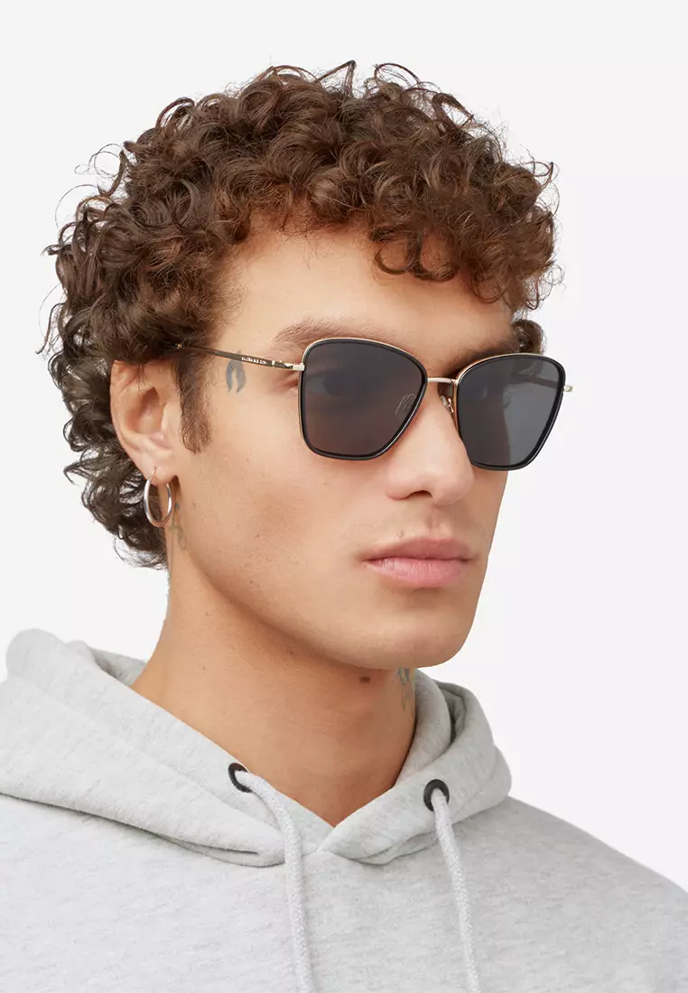 HAWKERS POLARIZED Black Dark CHILL Sunglasses for Men and Women, Unisex. UV400 Protection. Official Product designed in Spain