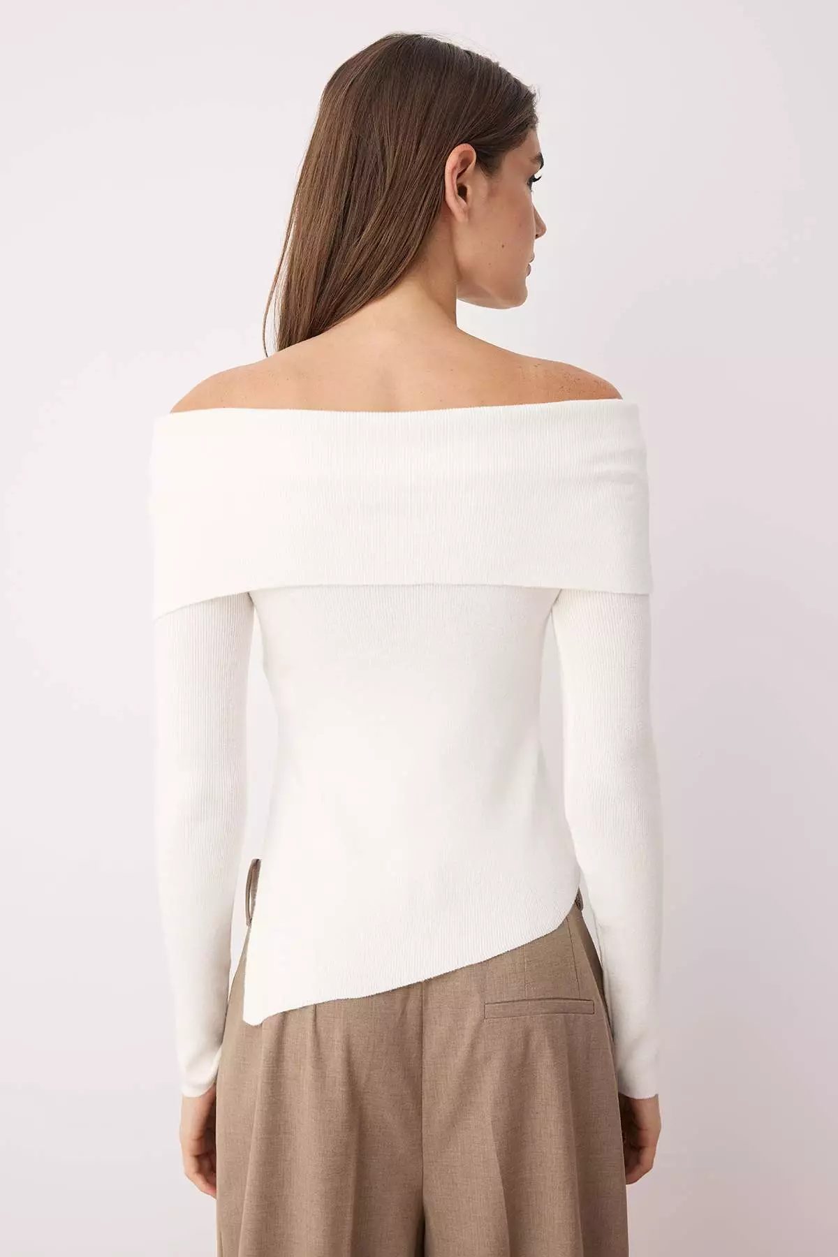 Ecru Premium Yarn/Special Yarn Carmen Collar Knitwear Sweater