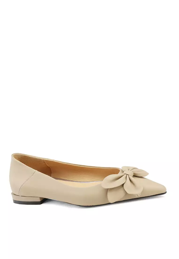 Discount on Twenty Eight Shoes  shoes - SKU: VANSA Fashion Bow Flat Shoes VSW-F021708-36