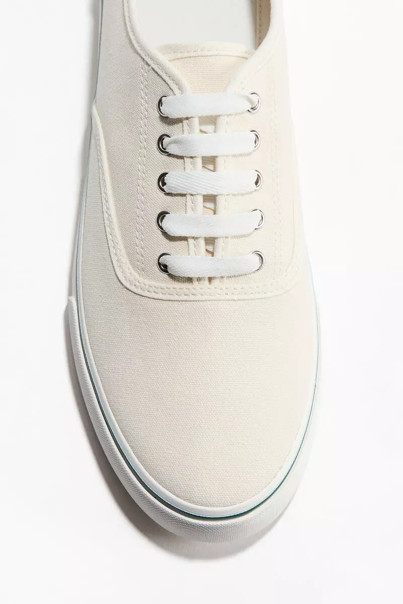 Canvas trainers