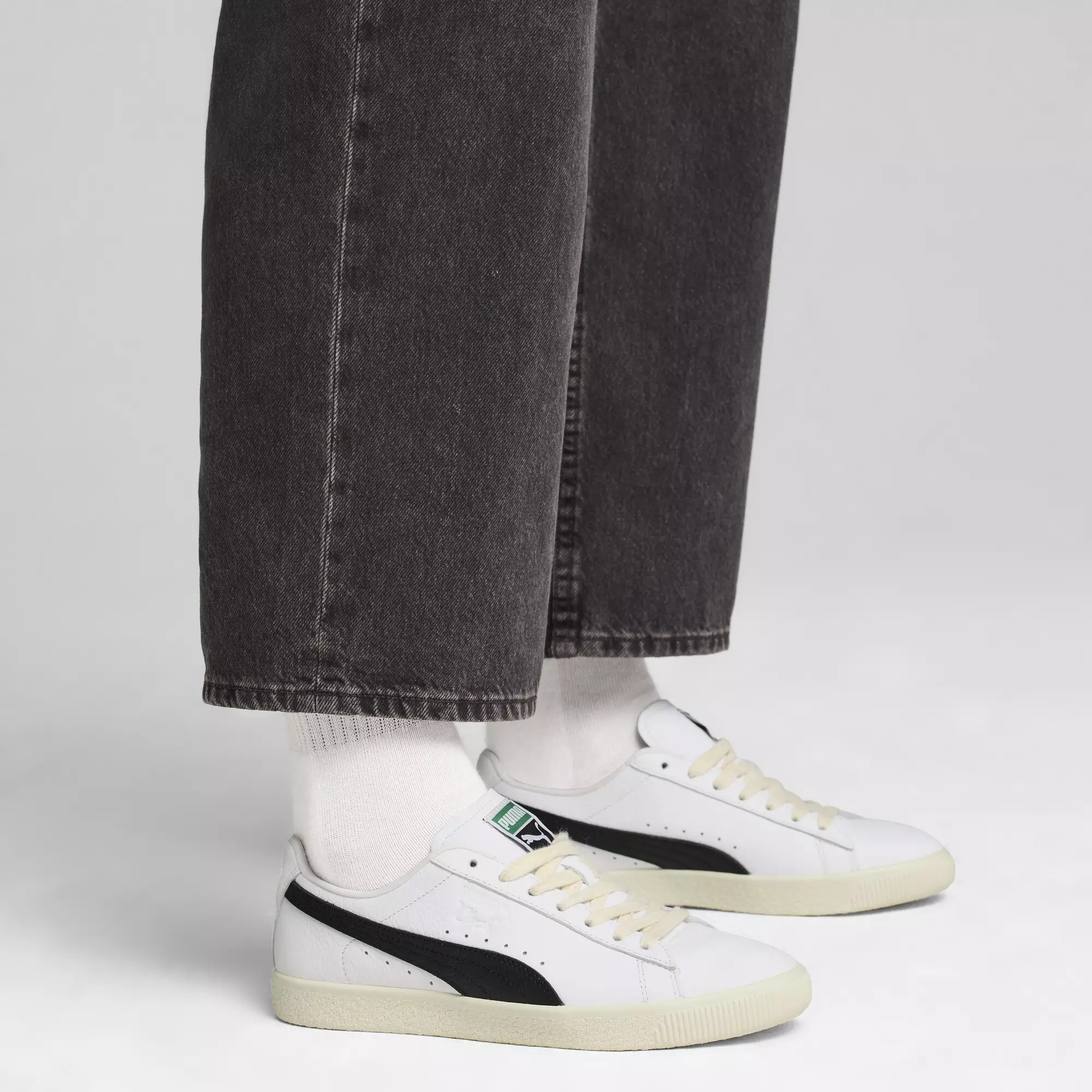 PUMA Clyde Leather Sneakers Unisex