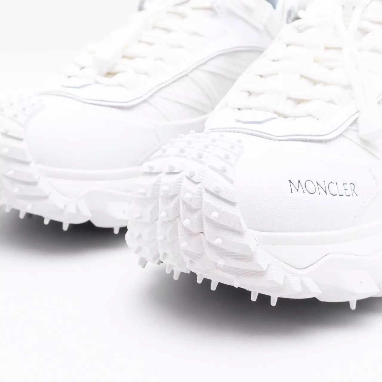 Trailgrip GTX Trainers Sneakers All White Women