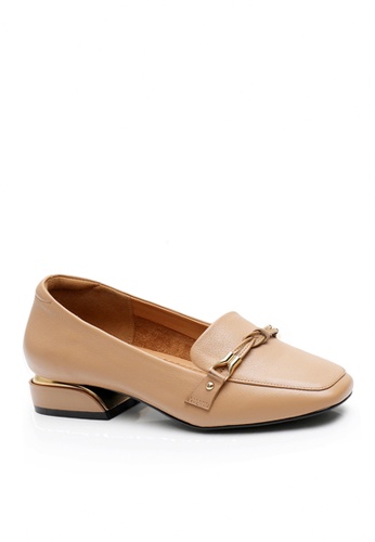 Twenty Eight Shoes beige Top Layer Cowhide Knot Buckle Loafers VL8932 A7A99SH679339EGS_1