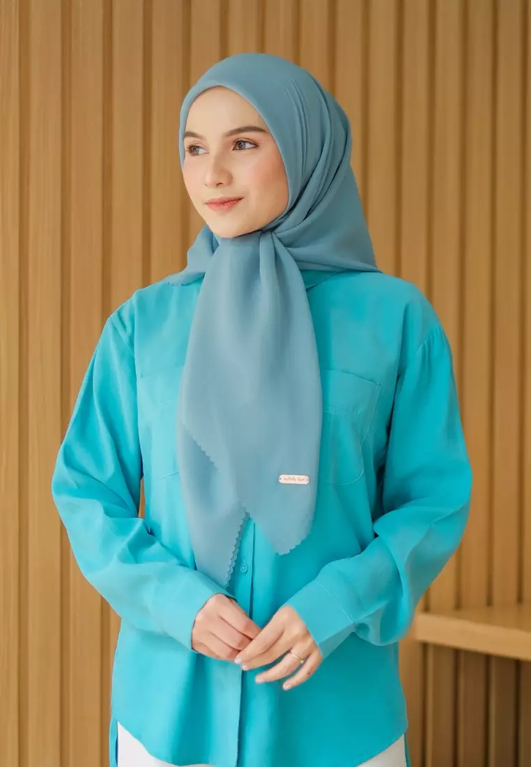 Hijab Segi 4 Bella Basic Lasercut Soft Denim