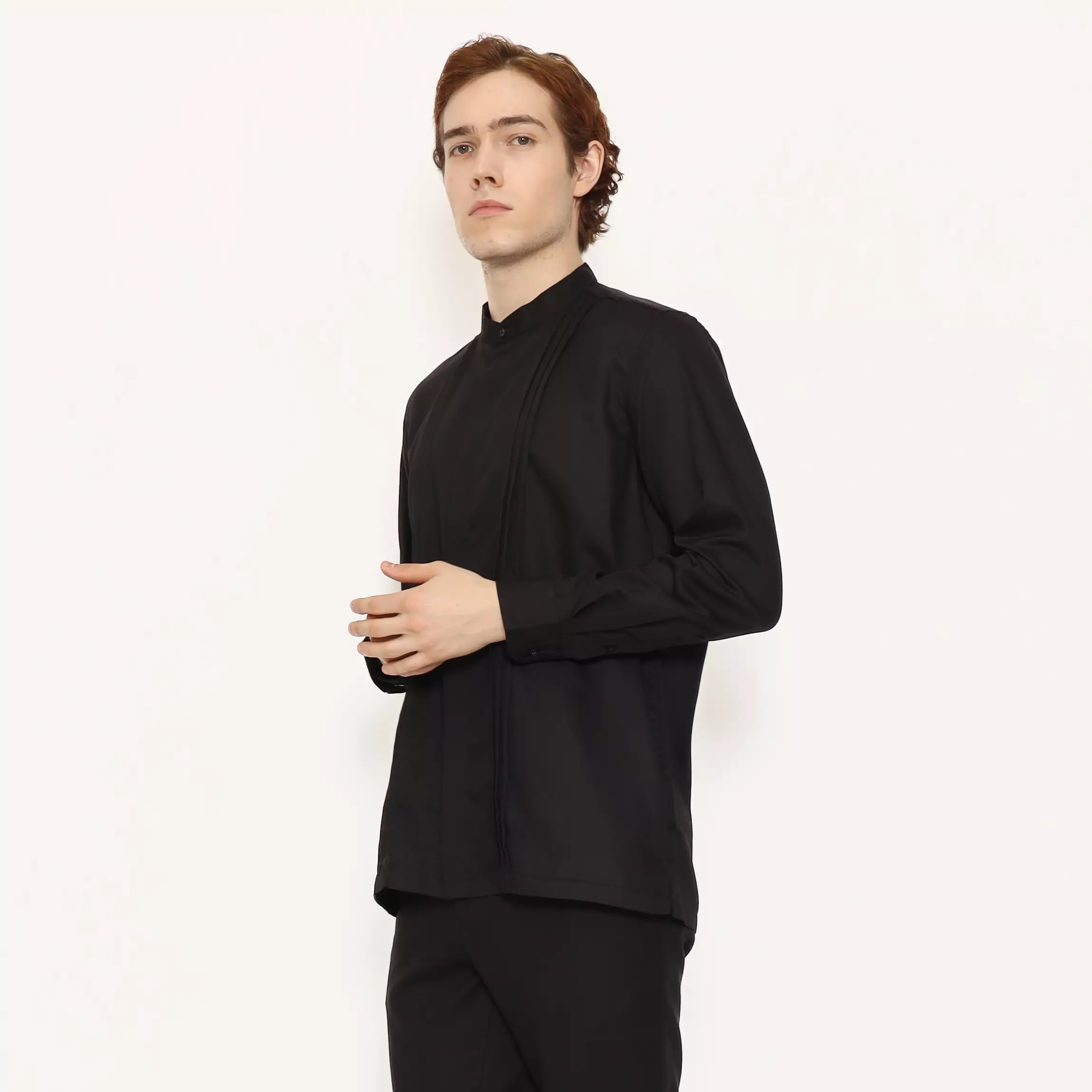 LAWELL BALLEY-L Baju Koko Pria Lengan Panjang Regular Fit Tekstur Halus Warna Black