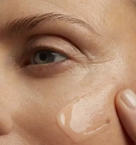 CLARINS Extra-Firming Treatment Essence • 200 mL