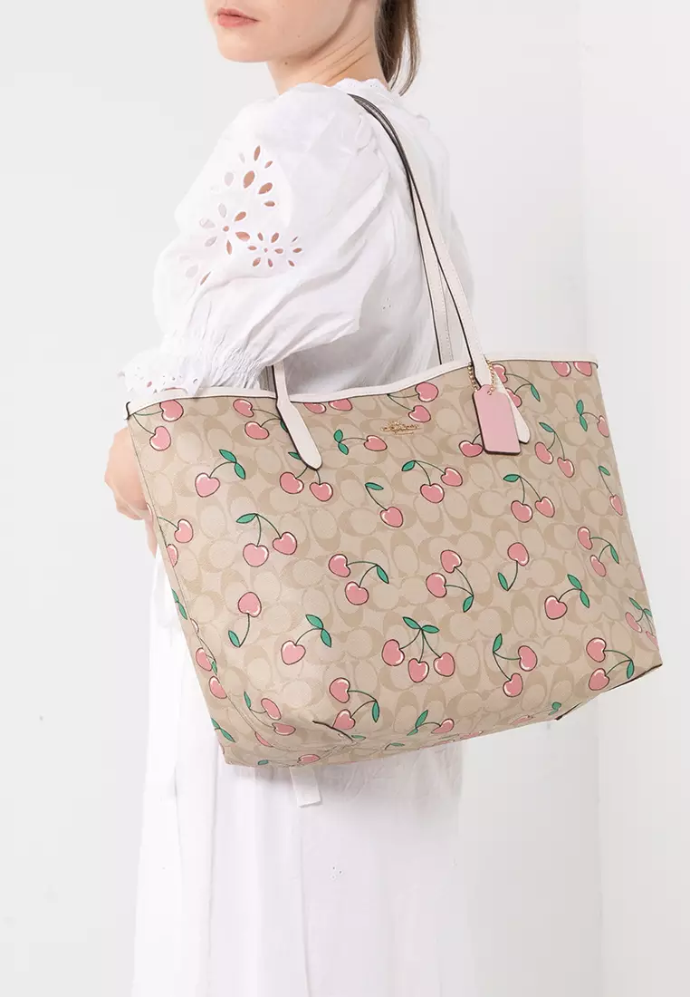 City tote in signature canvas with heart floral online print