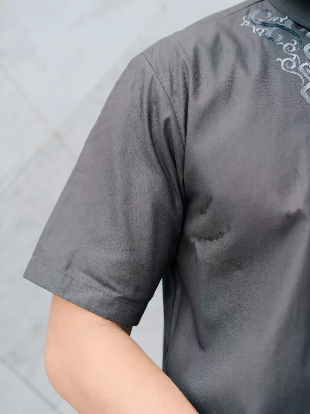 Adyatma Baju Koko Bordir Pria COTTON COMBED TWILL Dark Grey Regular Fit Baju Muslim Pria Lengan Pendek