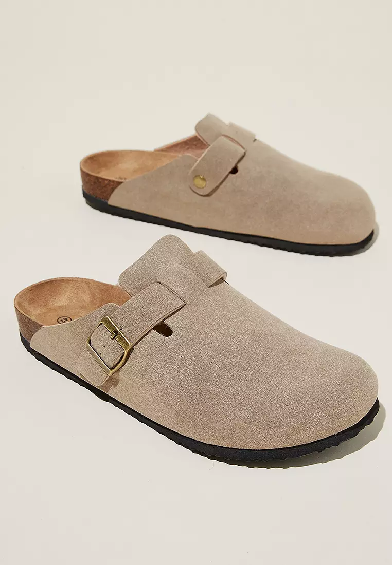 Closed Toe Buckle Slides