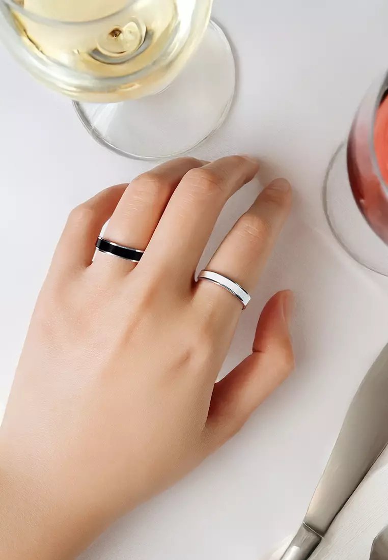 Ceres Timeless Ring Black Enamel Ring in Silver