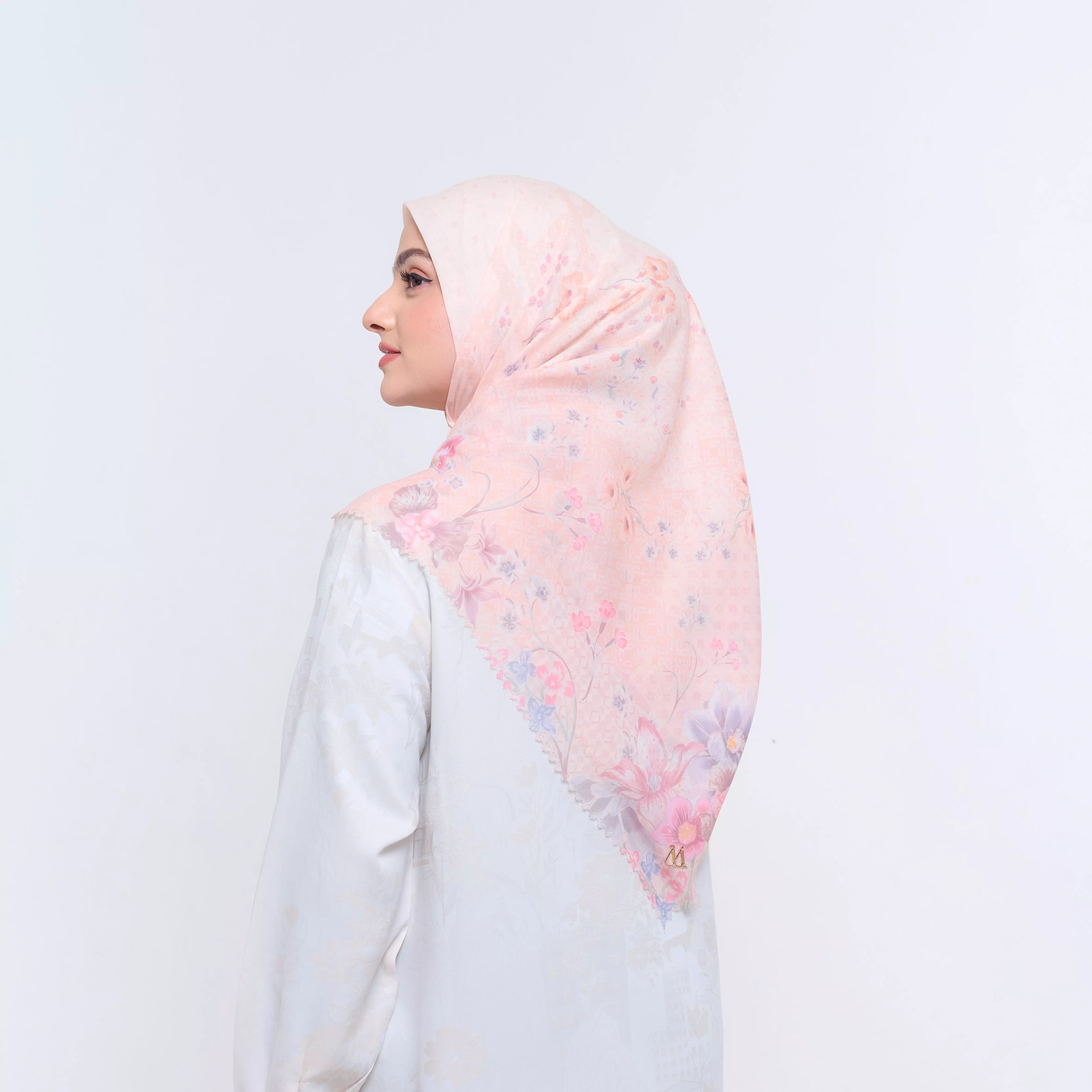 MFMW House Of Petals Scarf - Kerudung Segi Empat Premium Motif Bunga - Frosty Peach