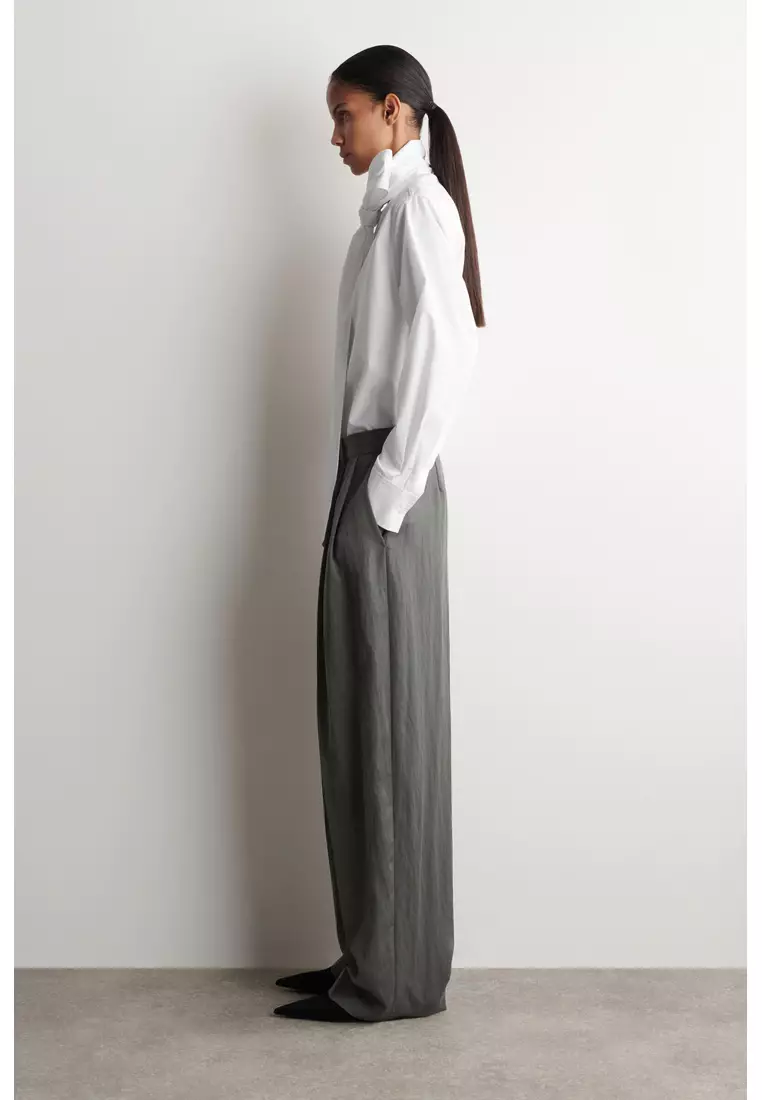 RELAXED FLUID WIDE-LEG TROUSERS