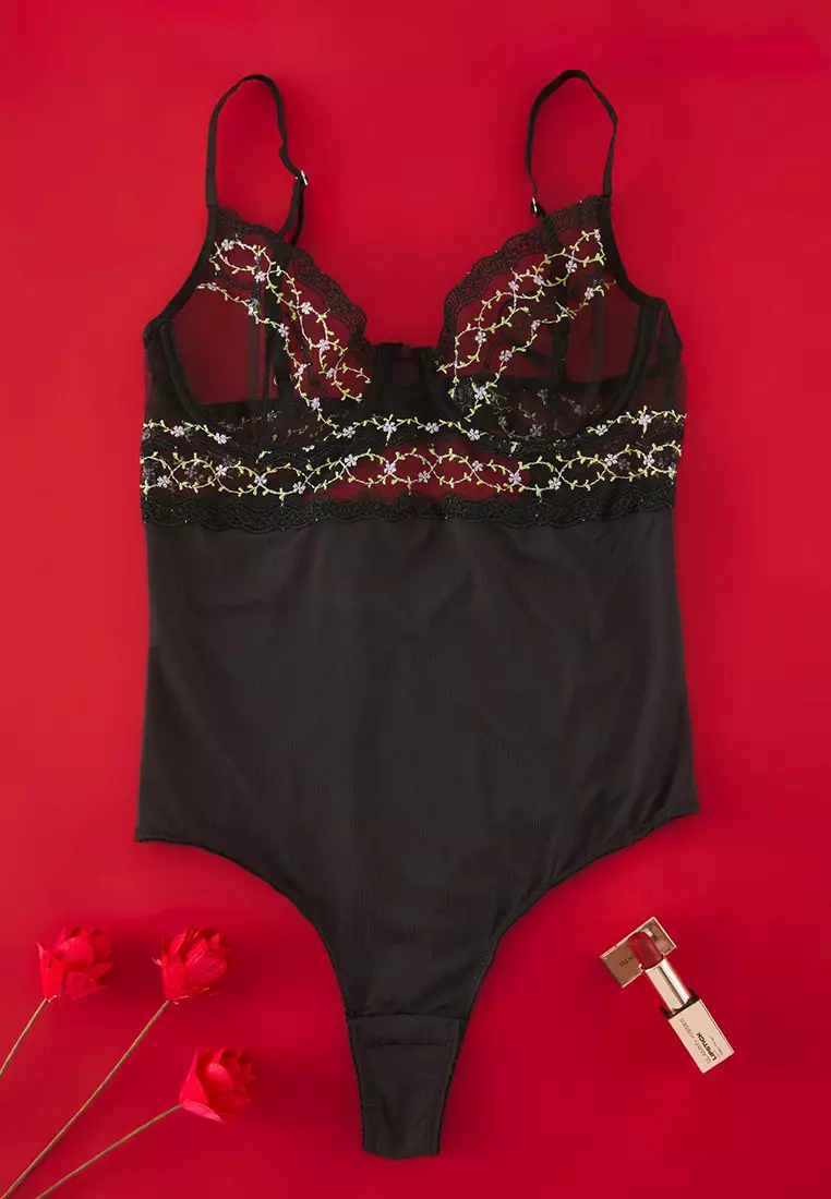 Black Tulle Floral Embroidered Uncovered Knitted Bodysuit Thmss25Bd00007