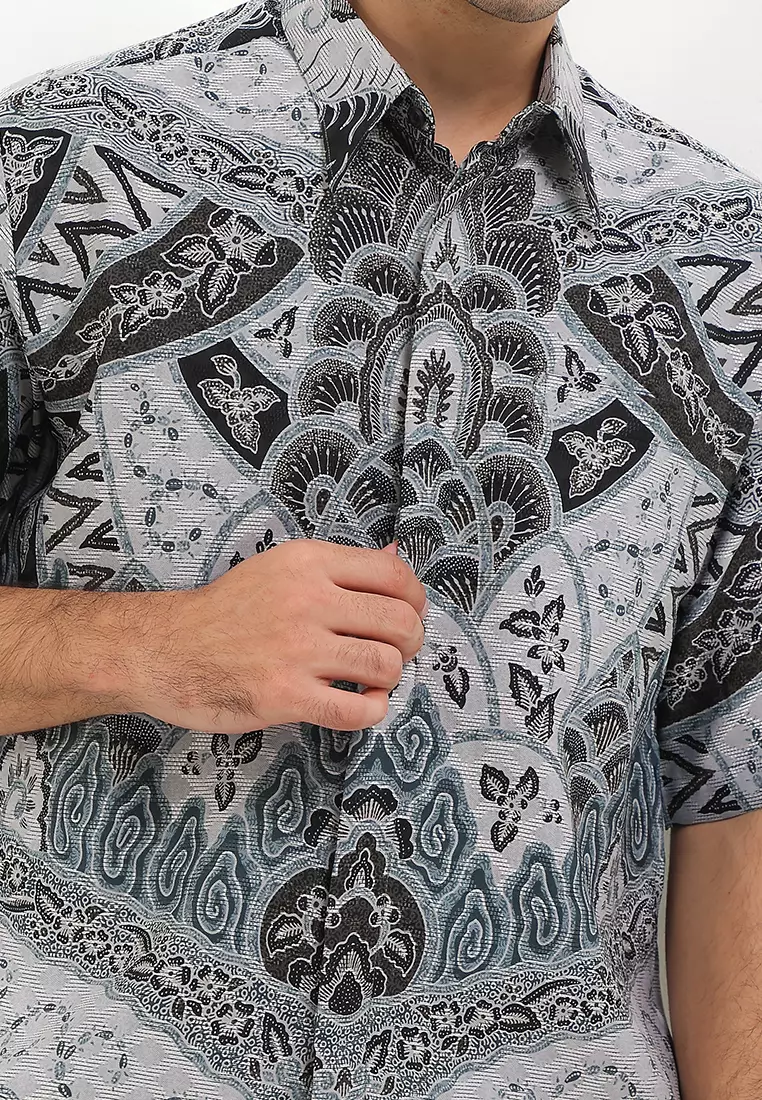 Hem Regular Fit Batik Mega Mendung