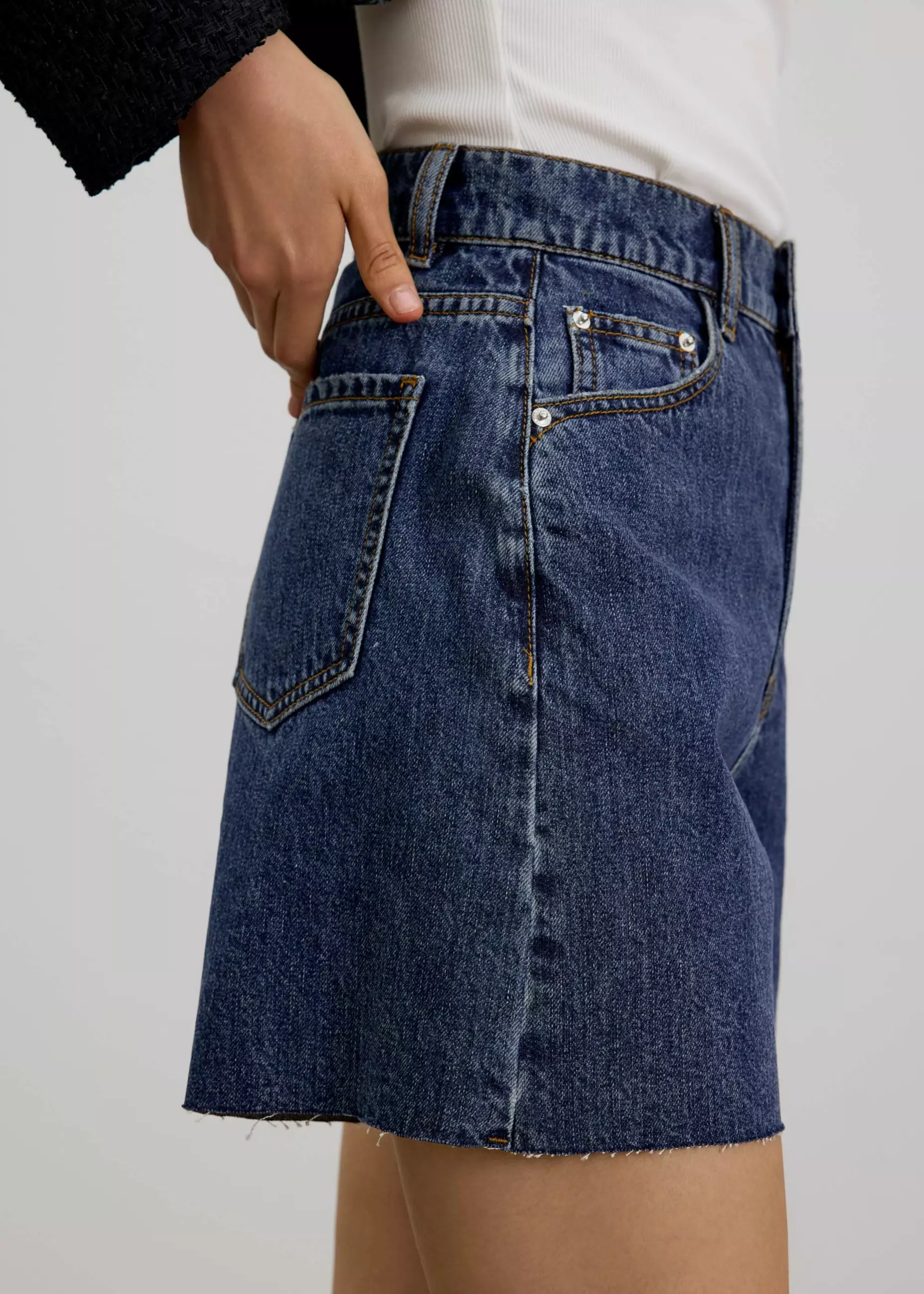 Celana Pendek Wanita - Sana High Waist Fray Denim Shorts