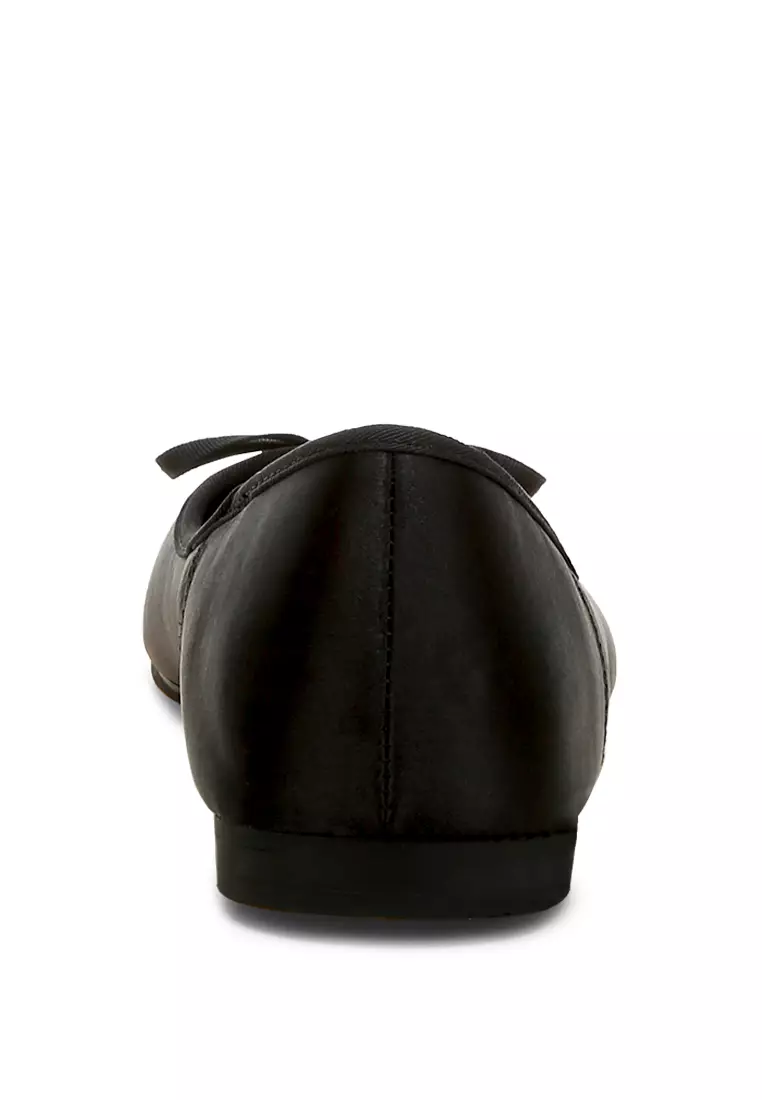 Balerina Hiasan Busur Satin dalam Warna Hitam