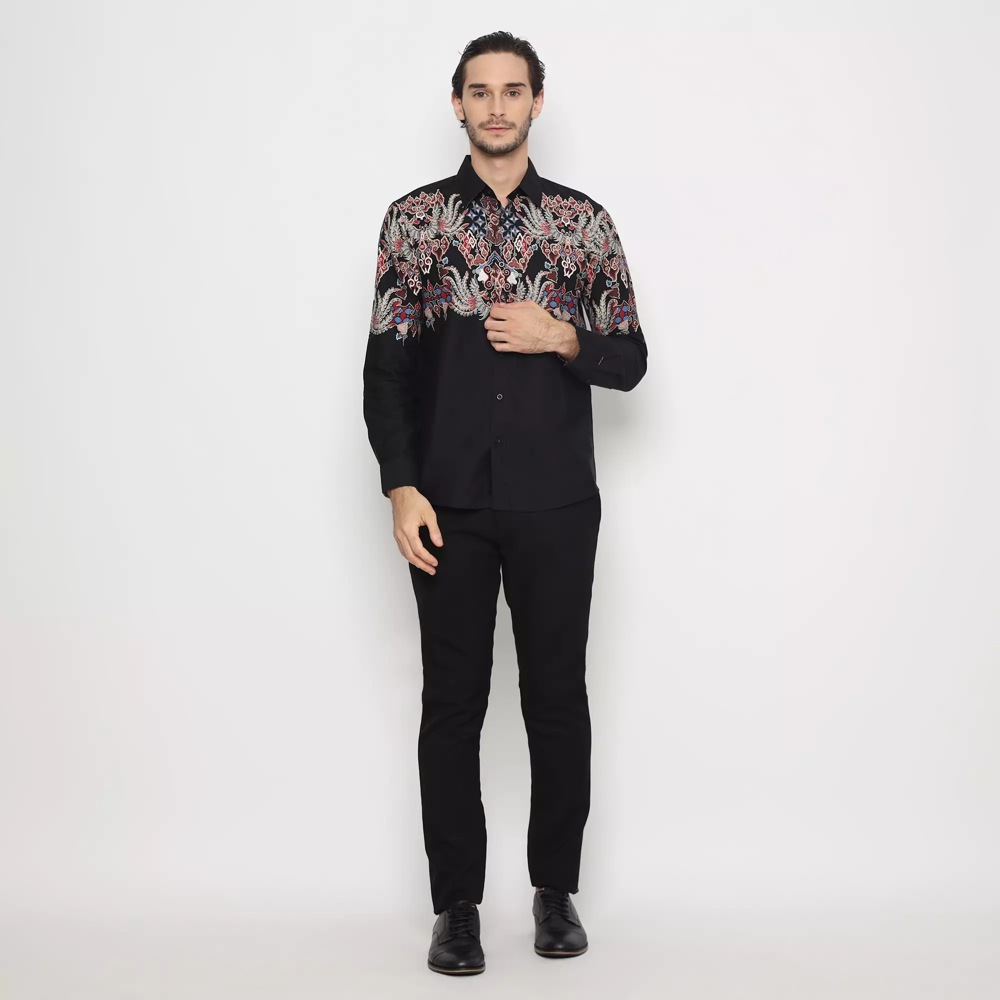 Platini Kemeja Batik Pria Lengan Panjang Katun Hitam 36017